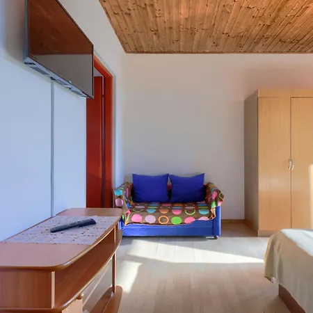 Perkovic-2 By Interhome Medulin